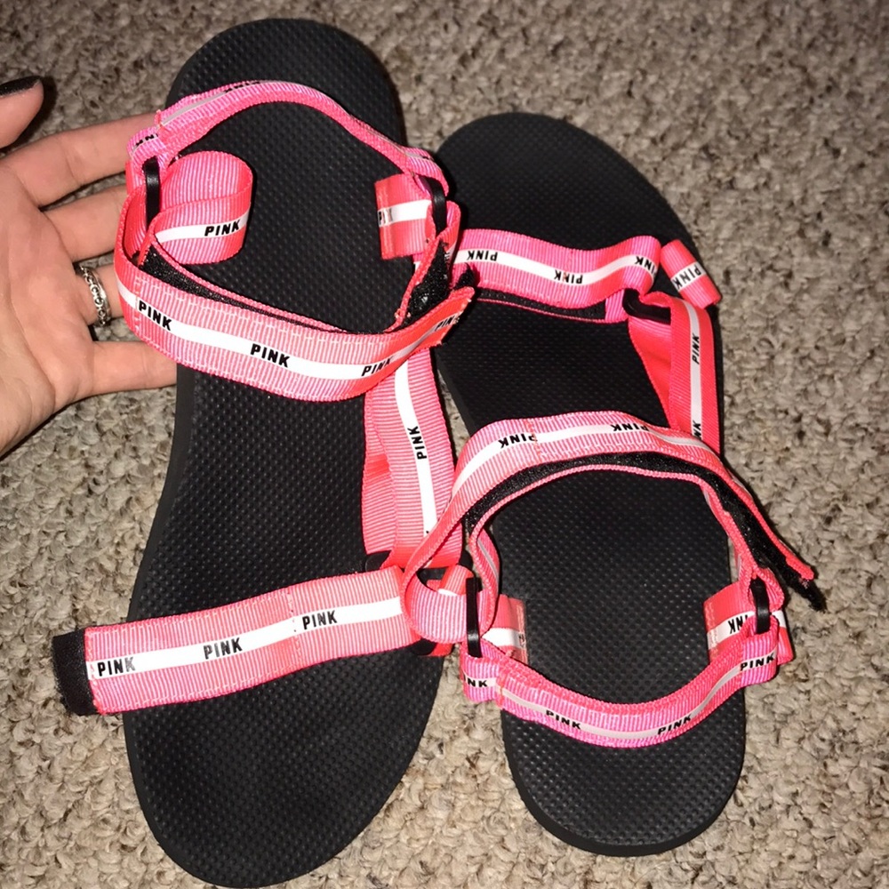 Victoria Secret PINK sandals!! 🤪💘👣